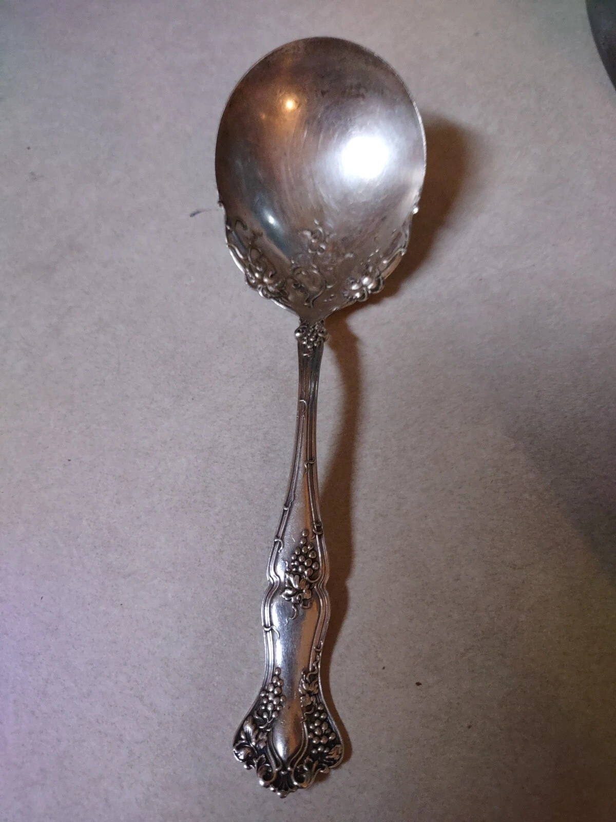 1847 Rogers Bros A1 Vintage Grapes Ladle