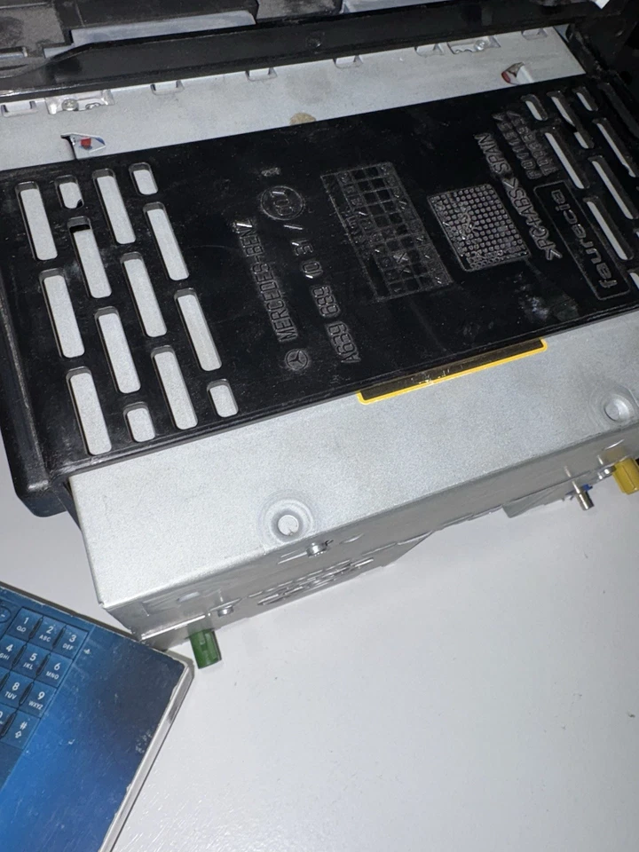 Mercedes COMAND APS Navi A9068201589 + Anleitung  ungeprüft - Bild 3 von 4