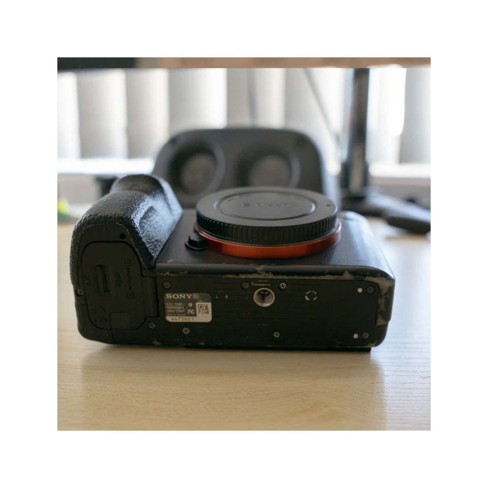 Sony A7s II Full Frame 4K Camera ILCE-7SM2 Parts or Repair - Image 4 of 4