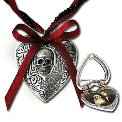 ALCHEMY GOTHIC: RELIQUARY HEART LOCKET