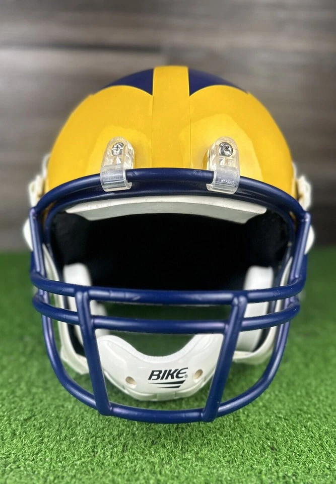 MICHIGAN WOLVERINES Schutt Full Size Adult Medium  Helmet Vintage - Image 4 of 4