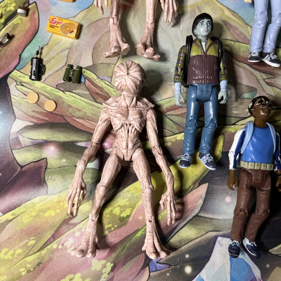 Funko Stranger Things 3.75" Figure Lot Of 9 w/ Accessories: Eleven, Demogorgon - Image 4 of 4