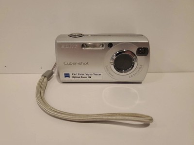 Sony Cybershot DSC-S40 4.1MP Digital Camera W/ 3x Optical Zoom