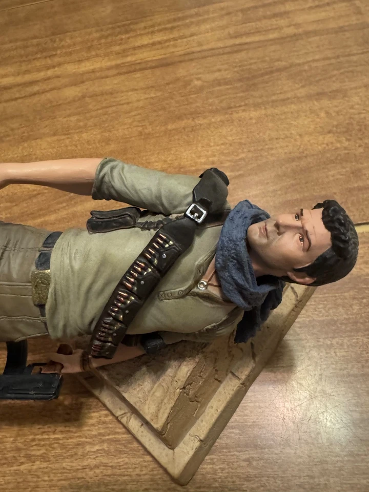 2011 Sideshow Uncharted 3 Nathan Drake videojuego estatua Sony Playstation sin caja Foto 3 de 4