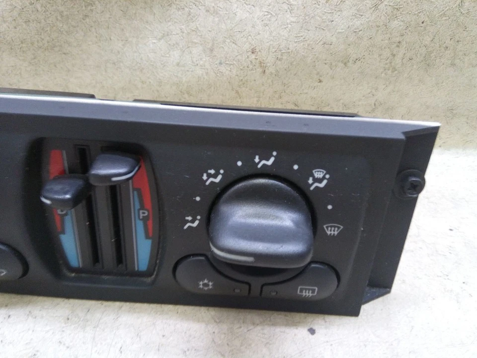 Control de temperatura de doble zona para Chevrolet Impala 04-05 w172-200844 Foto 3 de 4