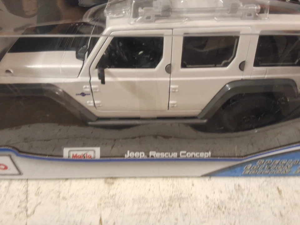 SUV 4x4 Maisto Jeep Rescue Concept escala 18 blanco edición especial nuevo en caja  Foto 2 de 3