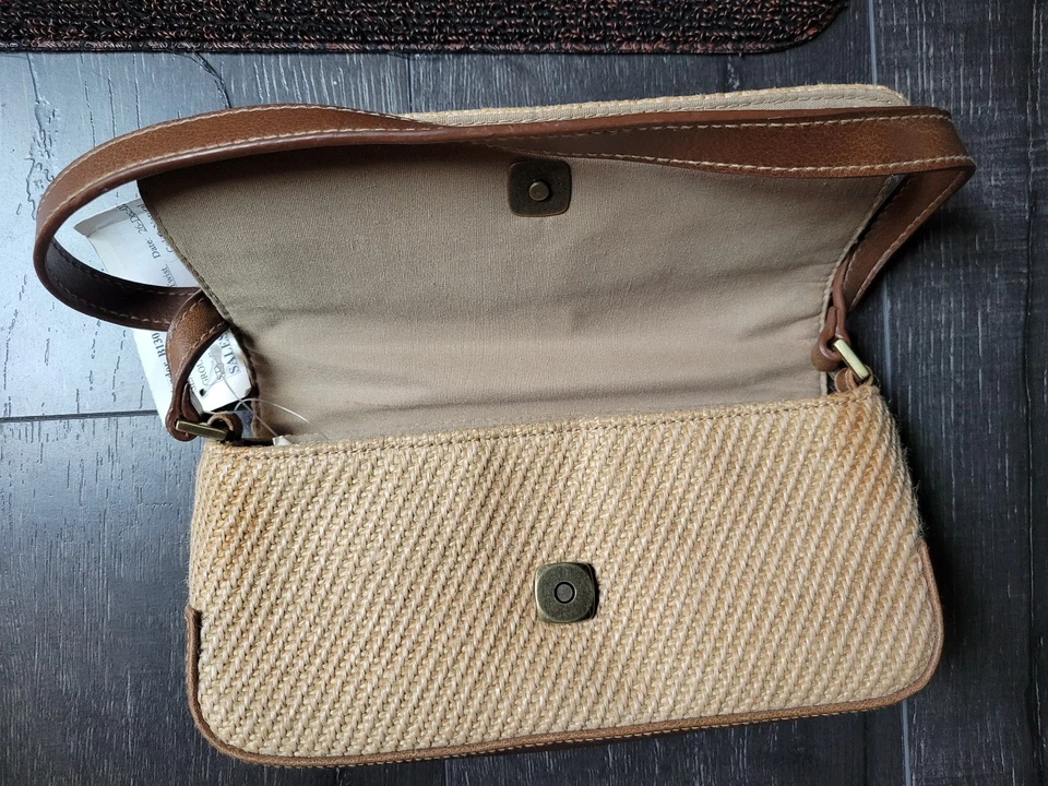 Nuevo con etiquetas Cartera Liz Claiborne Primera Edición Pequeña Marrón/Tostado/Tejida Natural Foto 2 de 4