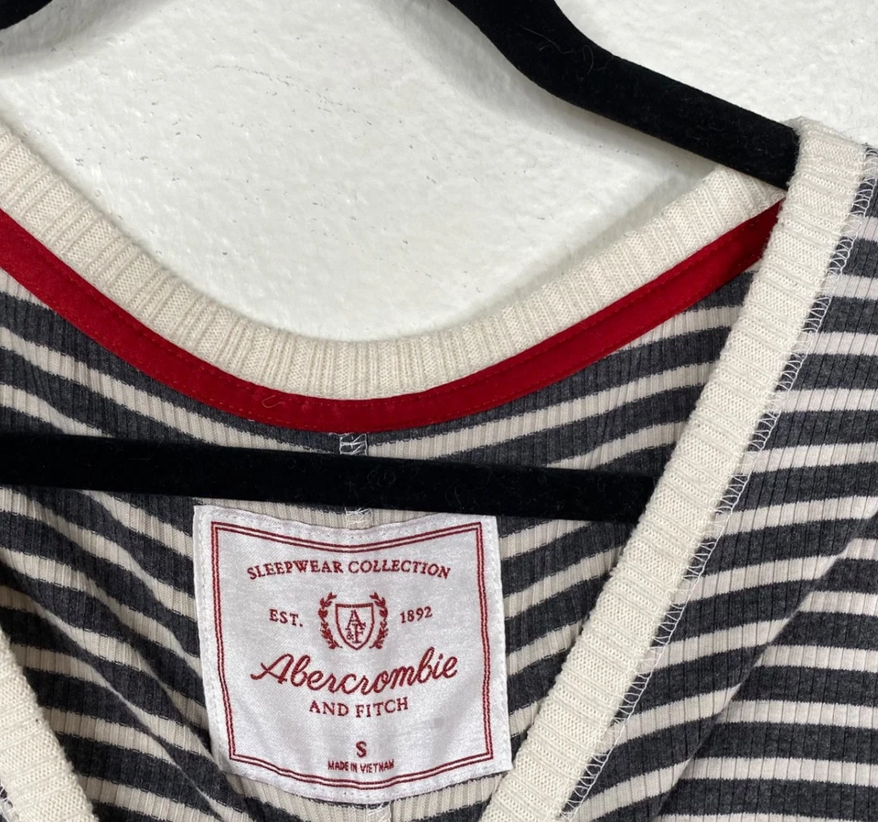 Conjunto de pijama Henley acanalado a rayas colección ropa de dormir Abercrombie Fitch talla S Foto 2 de 4
