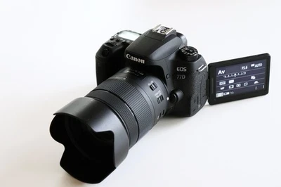 Canon EOS 77D Body + EF-S 18-135mm IS USM Kit + OVP + Neuwertig - Bild 1 von 4