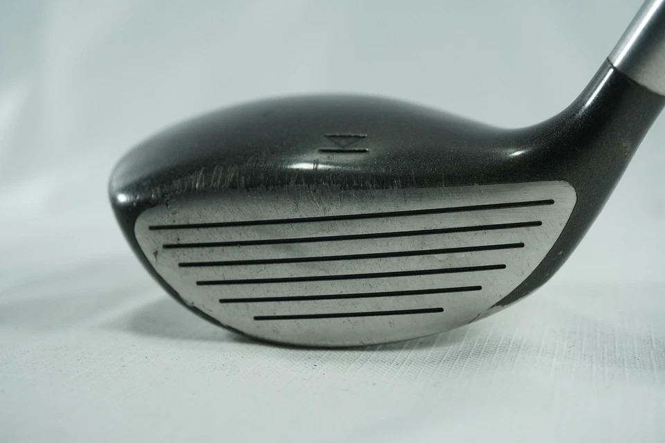Titleist 975F 5 Wood 18.5° / Regular Flex Graphite Shaft - Image 2 of 4