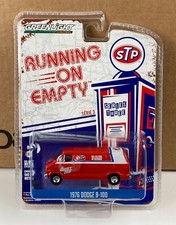 Greenlight 1976 Dodge B-100 Van (2017) STP OIL 'THE RACERS EDGE' #41030C