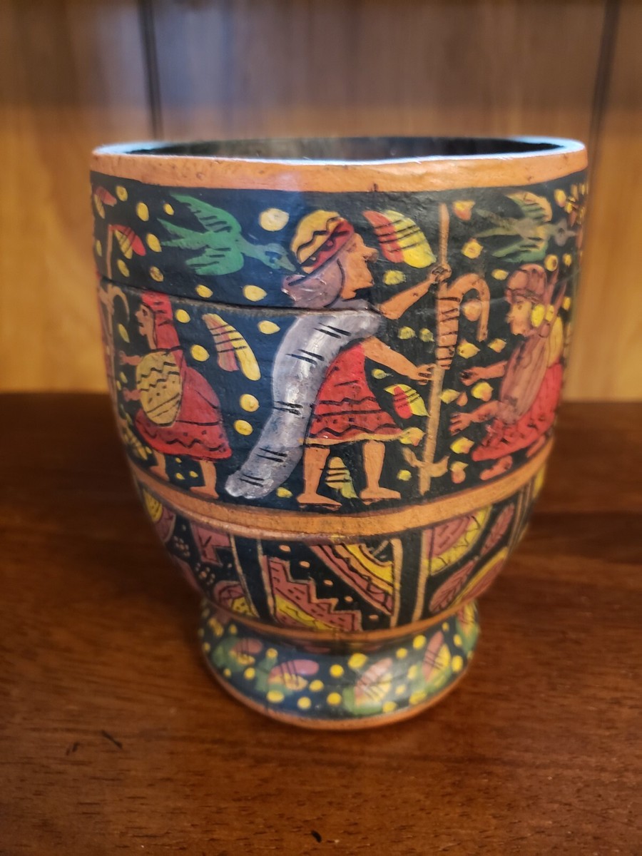 VTG PERUVIAN KERO INCA DESIGN HAND CARVED & PAINTED WOOD DRINKING