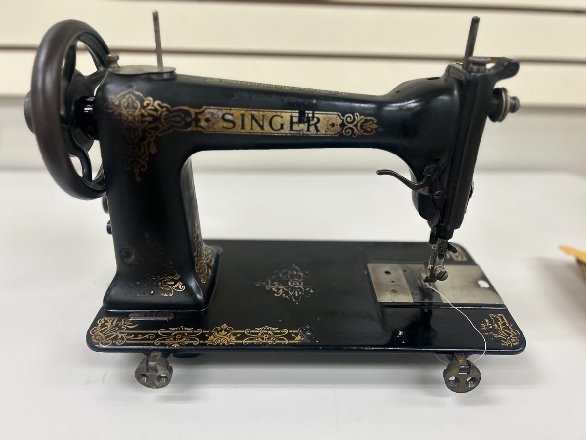Antique Singer Sewing Machine 9W7 | eBay