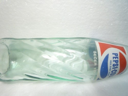 BOTELLA DE VIDRIO PEPSI COLA DE COLECCIÓN 0,33 L HECHA EN YUGOSLAVIA 1980 EX RARA - Imagen 9 de 9