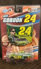 2007 Winners Circle #24 Jeff Gordon Dupont Nicorette 1/64 Nascar Diecast