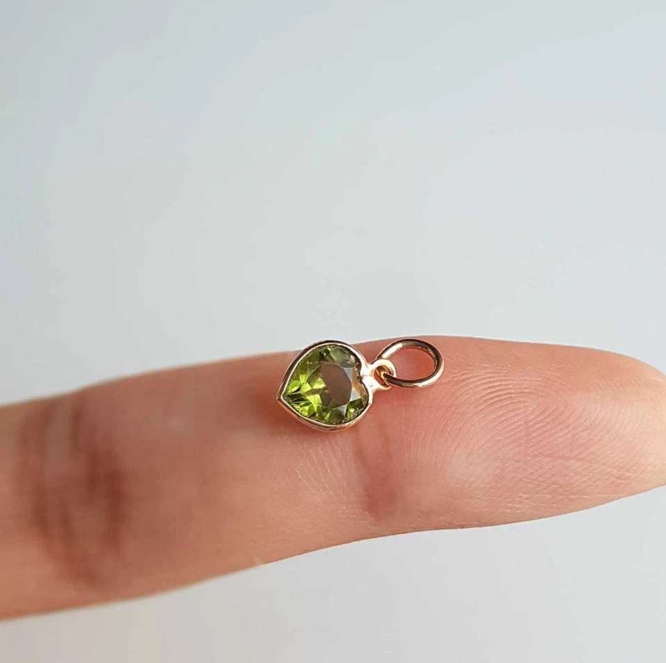 18k Solid Gold Heart Green Peridot Charm Handmade Natural Gemstone Pendant - Image 3 of 4
