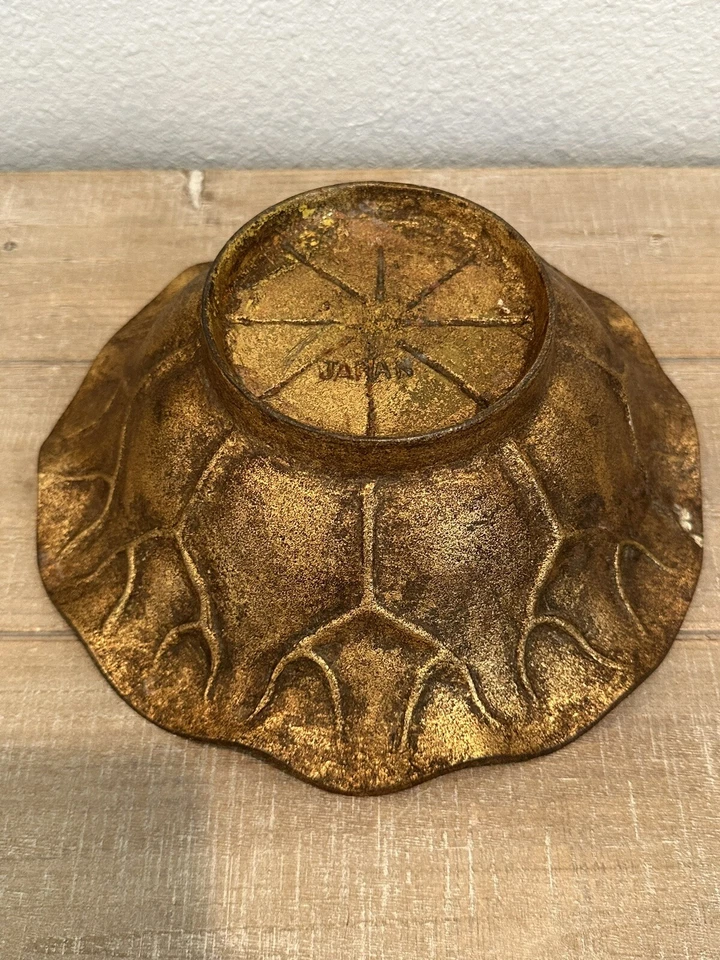 "Cuenco de altar vintage japonés de hierro dorado con forma de loto tazón 9x4"" rústico primitivo" Foto 4 de 4