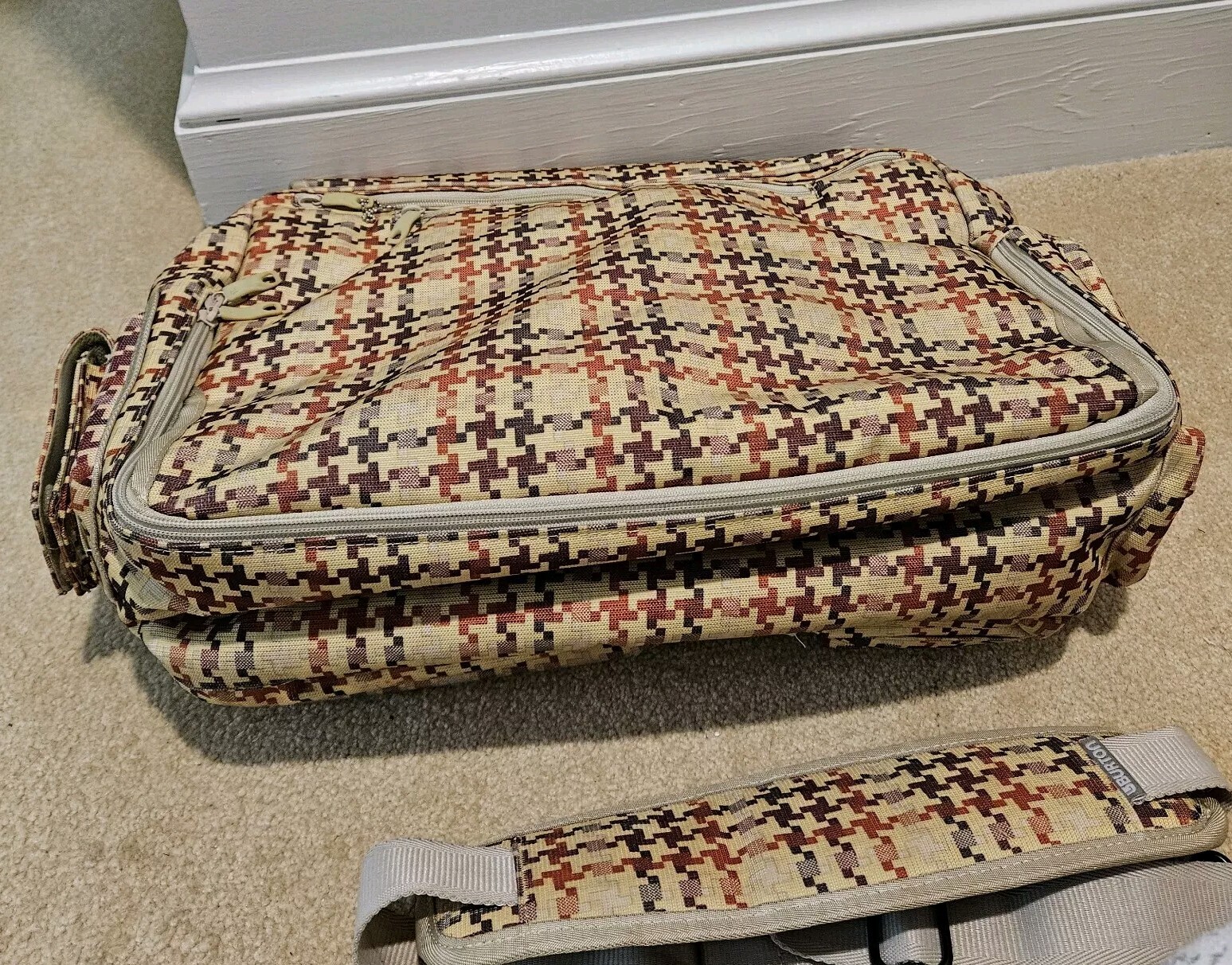 BURTON Houndstooth Multicompartment Shoulder Mess… - image 7