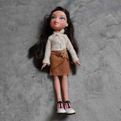 2001 Bratz Fashion Doll Dana Long Black Hair Blue Eyes Sweater Skirt Shoes