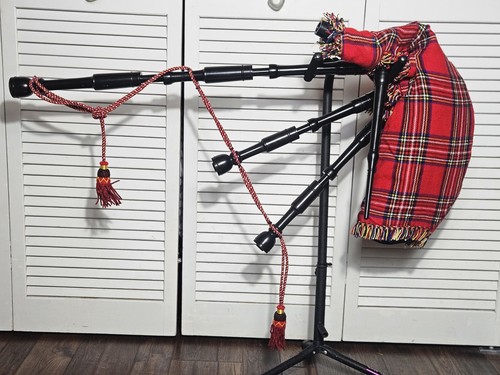 Dunbar Bagpipe With Canmore Zippered Bag & Blowpipe #GHB45619-MD