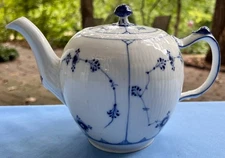 Royal Copenhagen Blue Fluted Plain 4 Cup Teapot Tea Pot Server #259 Mint