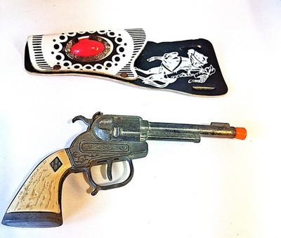 Vintage Leslie Henry Halco Diamond H Laramie Cap Gun Toy and Holster.
