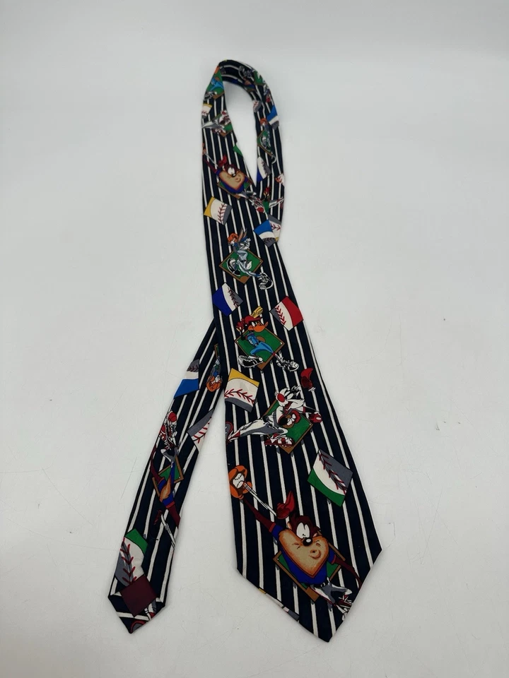 Corbata Looney Tunes Mania negra azul marino blanca a rayas con personajes y pelotas de béisbol Foto 2 de 4