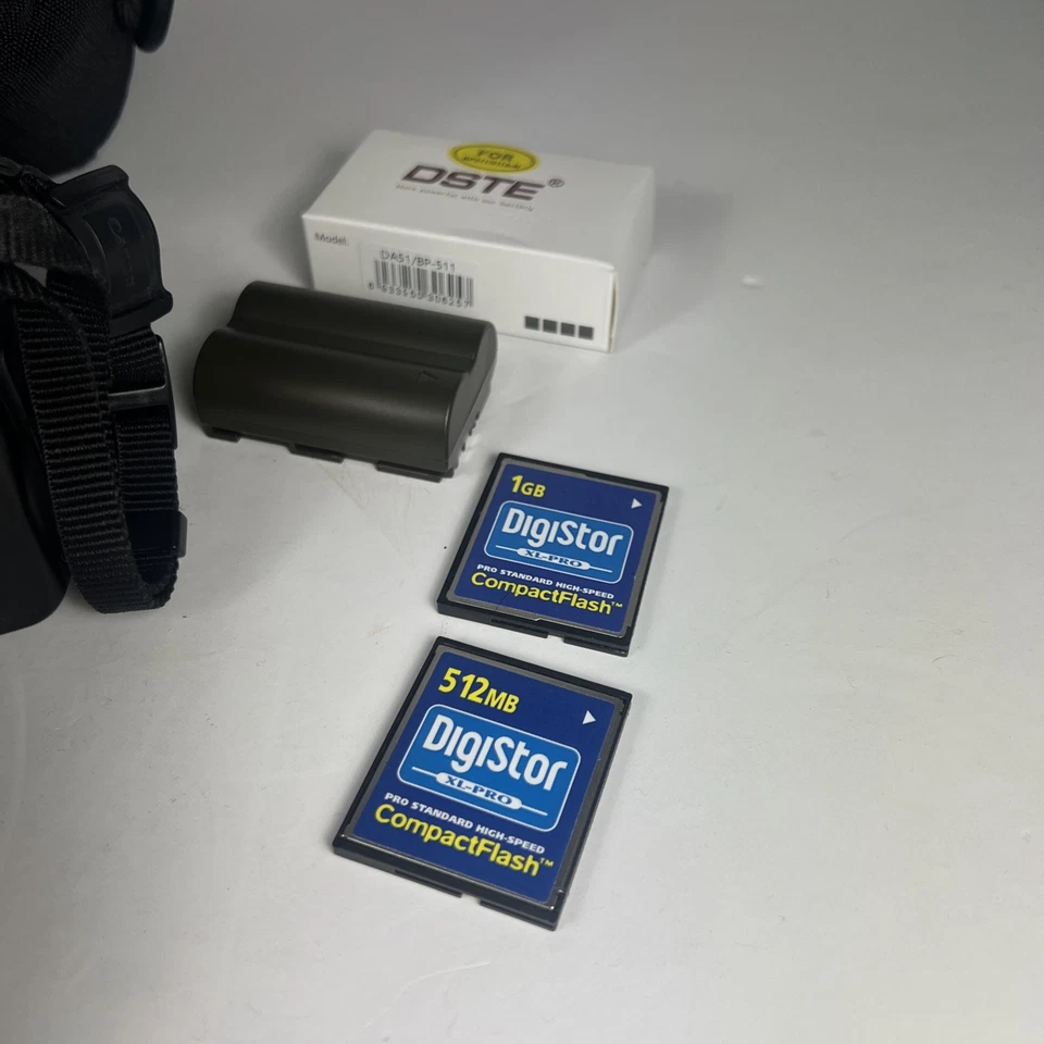 Canon EOS 30D DSLR 8.2MP + 2 Lens, 2 Batteries Charger, 2 Mem Cards & Carry Case - Image 2 of 4