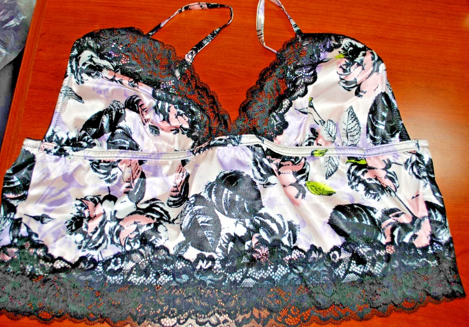 Juego de pijama, corto y albornoz satinado La Senza GRANDE Foto 2 de 4