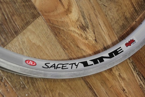 RIGIDA DP 2000 SAFETY LINE SILVER DEEP RIM 28 x 1 1/2, 700B - Picture 3 of 7