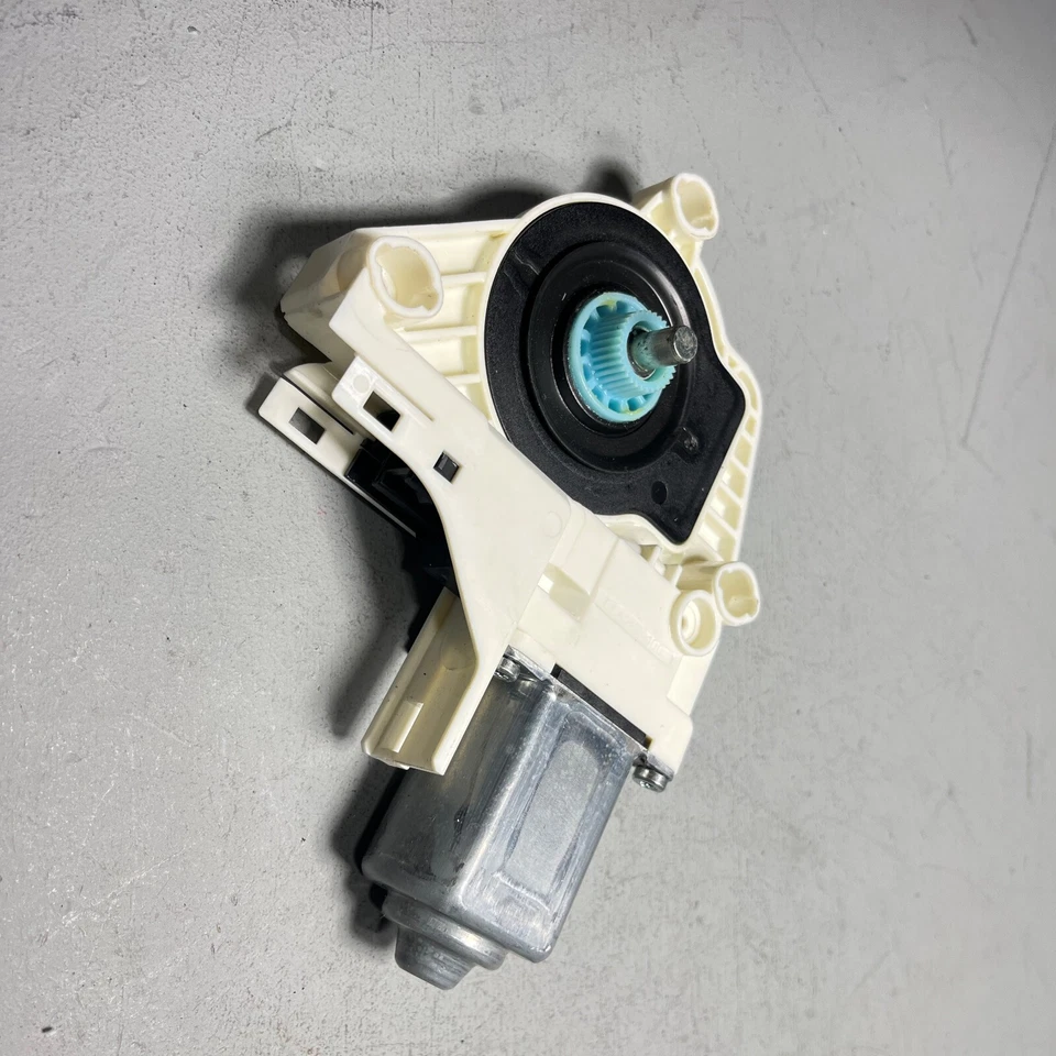 Audi Q3 Quattro 2015-2018 puerta trasera izquierda conductor ventana vidrio regulador motor OEM Foto 2 de 4