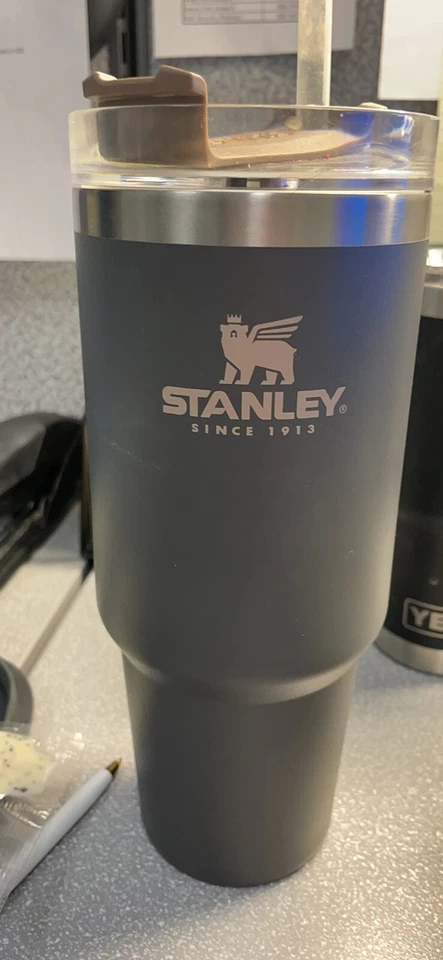 Vaso de viaje Stanley Adventure Quencher Halloween regalo de Navidad para amigo Foto 3 de 4