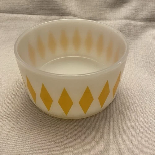 Vintage Fire-King Milk Glass Harlequin Yellow Diamond Bowl Used #1 Bottom