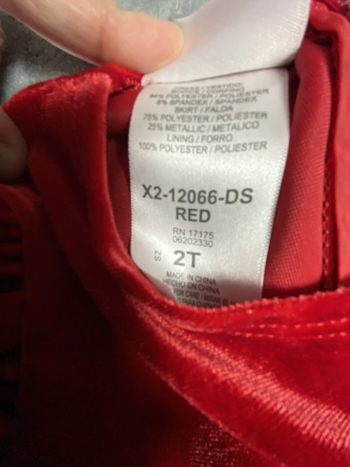 Vestido de vacaciones Bonnie Jean para niñas talla 2T rojo con volantes debajo de la pajarita dorada Foto 3 de 4