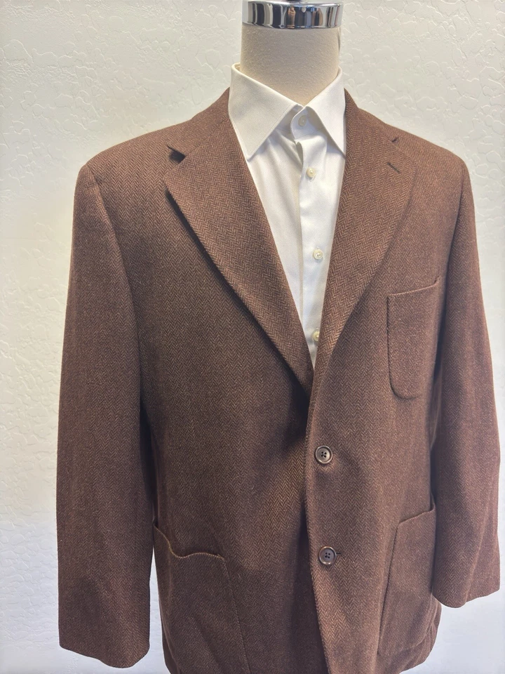 Paul Stuart Herringbone Soft Wool Unconstructed Suit Jacket in Burgundy Sz 45 R - Image 4 of 4