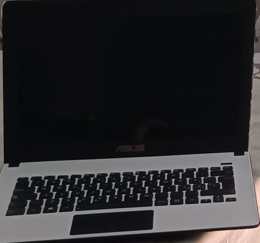 Notebook Asus X301A,economico - Immagine 2 di 4