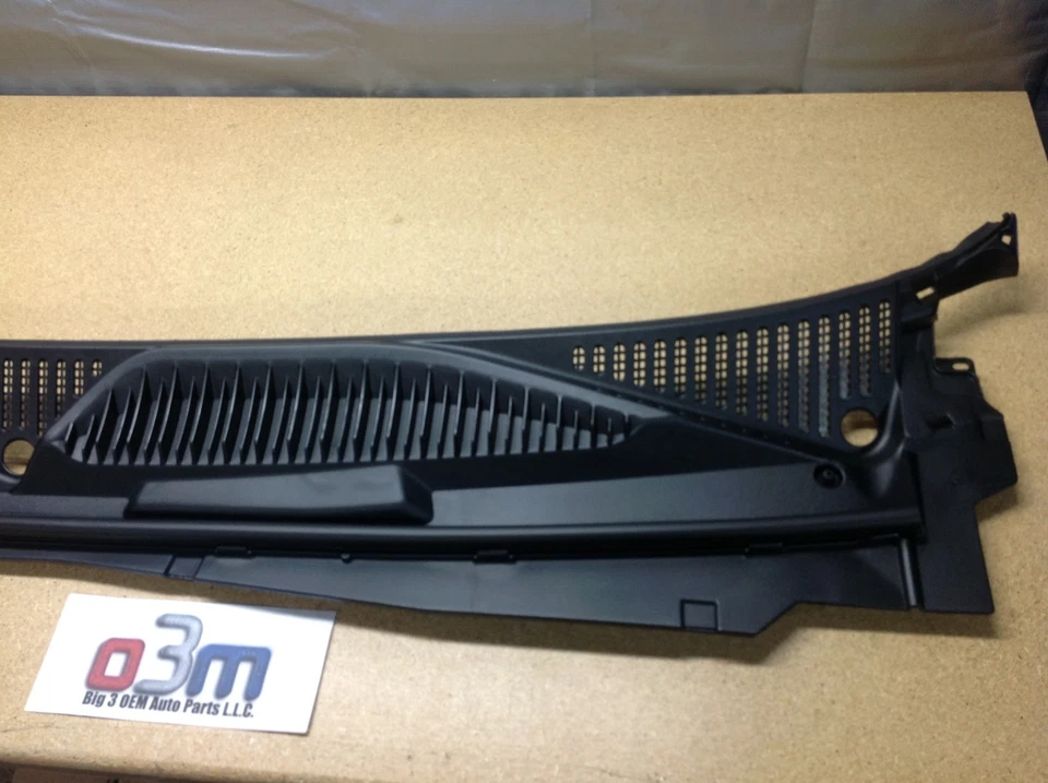 Chevrolet Silverado Avalanche Tahoe GMC Sierra Center COWL PANEL GRILLE new OEM - Image 2 of 4