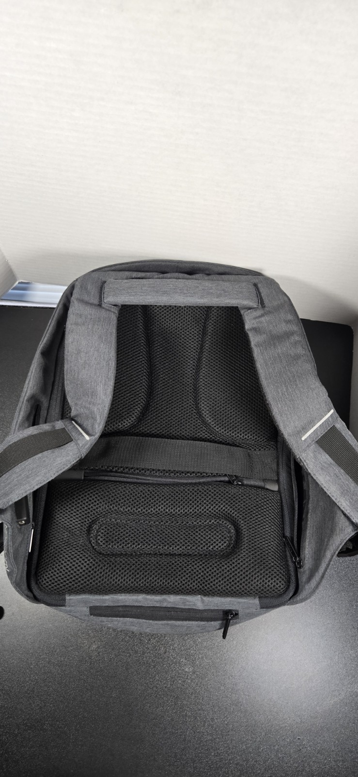 XD Design Antitheft Backpack Great Condition! Bob… - image 8