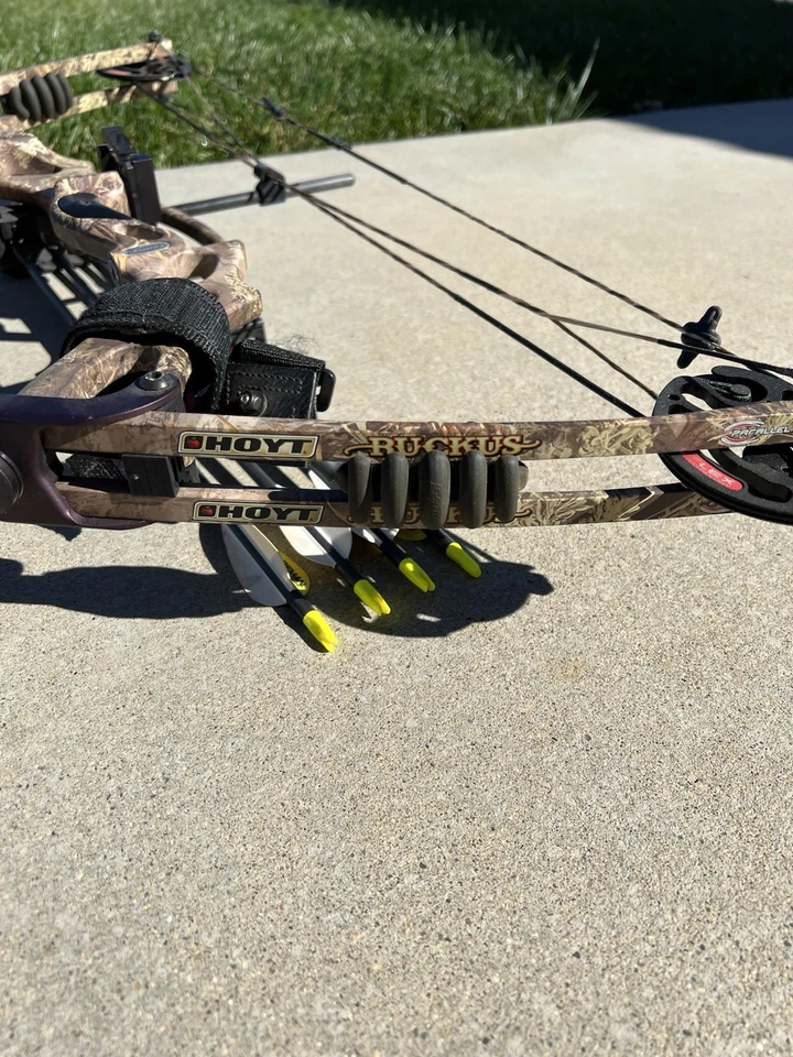 Hoyt Ruckus Compound Bow Package – Needs Minor Sight Adjustment – Full Setup - Image 2 of 4