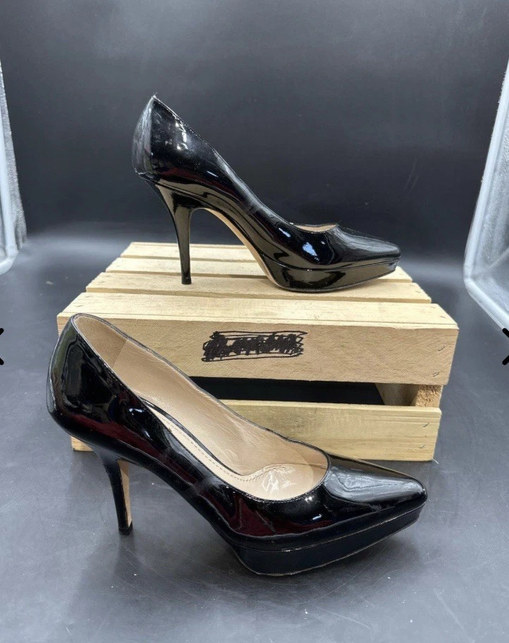 Bombas de couro YSL - Imagem 3 de 4