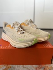 Hoka Clifton 9 men’s 9.5 women’s 11