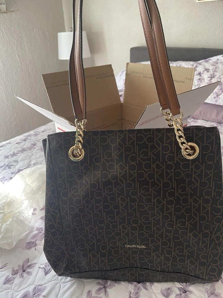 Calvin Klein purse Brown Monogram hand shoulder bag with chain strap - Image 2 of 4
