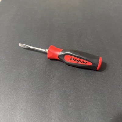 Snap-on Tools USA NEW RED 7/32'' Tip Soft Grip Flat Head Screwdriver SGD2B