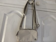 Lululemon Everywhere Crossbody Belt Bag White Opal Raw Linen 