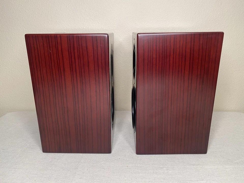 Altavoces Klipsch Icon Series 2 vías WB-14 rojo madera berlinia con parrillas - funcionando Foto 3 de 4