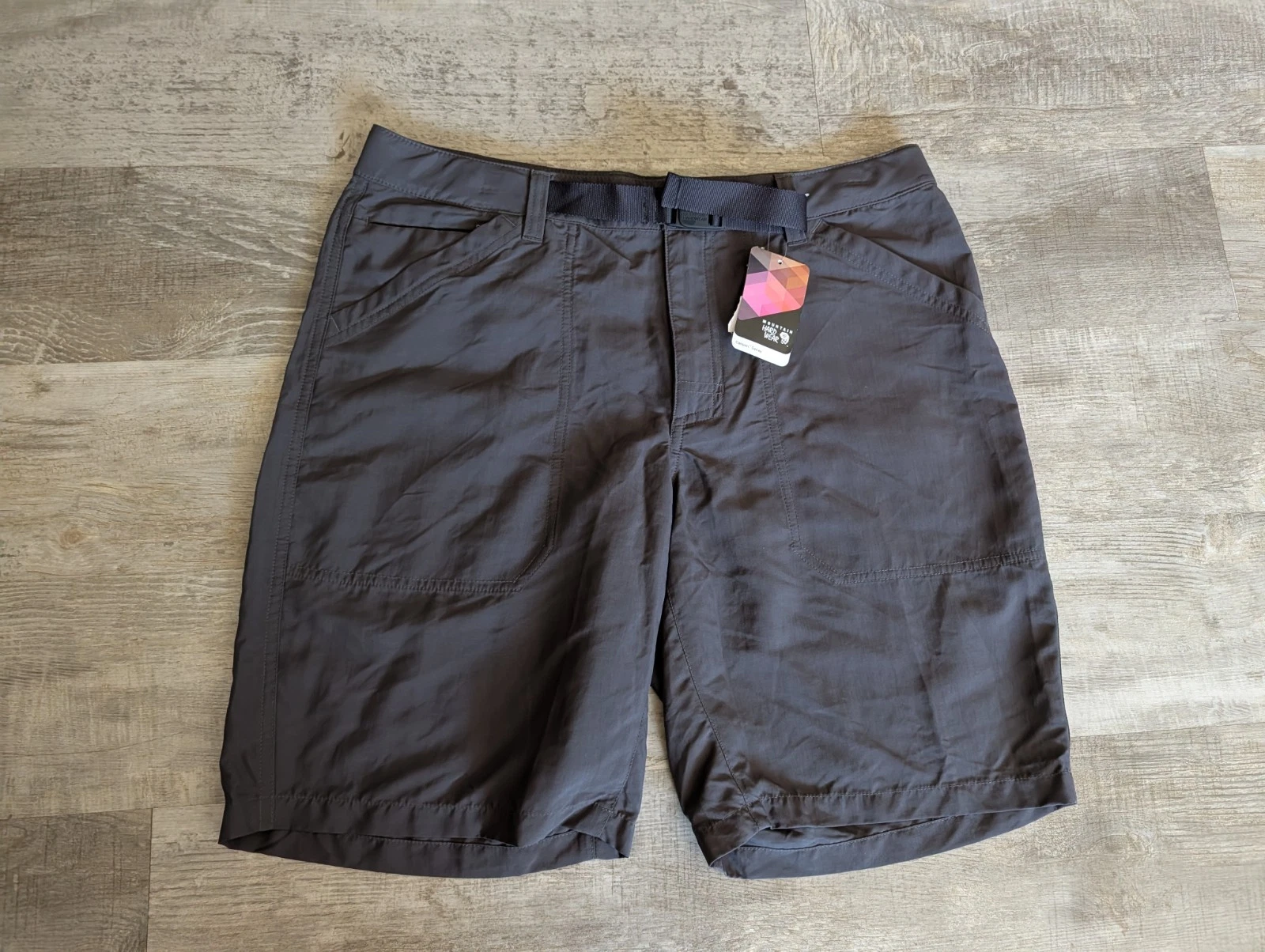 NWT Mountain Hardwear Canyon Series Mens Shorts Gray Size 32 NEW Hiking Bike