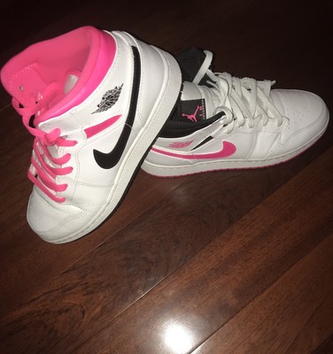 jordan 1 mid white black hyper pink