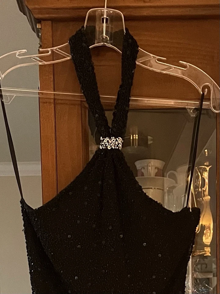 Sexy Vestido de Noche Halter Asimétrico Con Cuentas de Scala, Talla Mediana, 100% Seda Foto 4 de 4