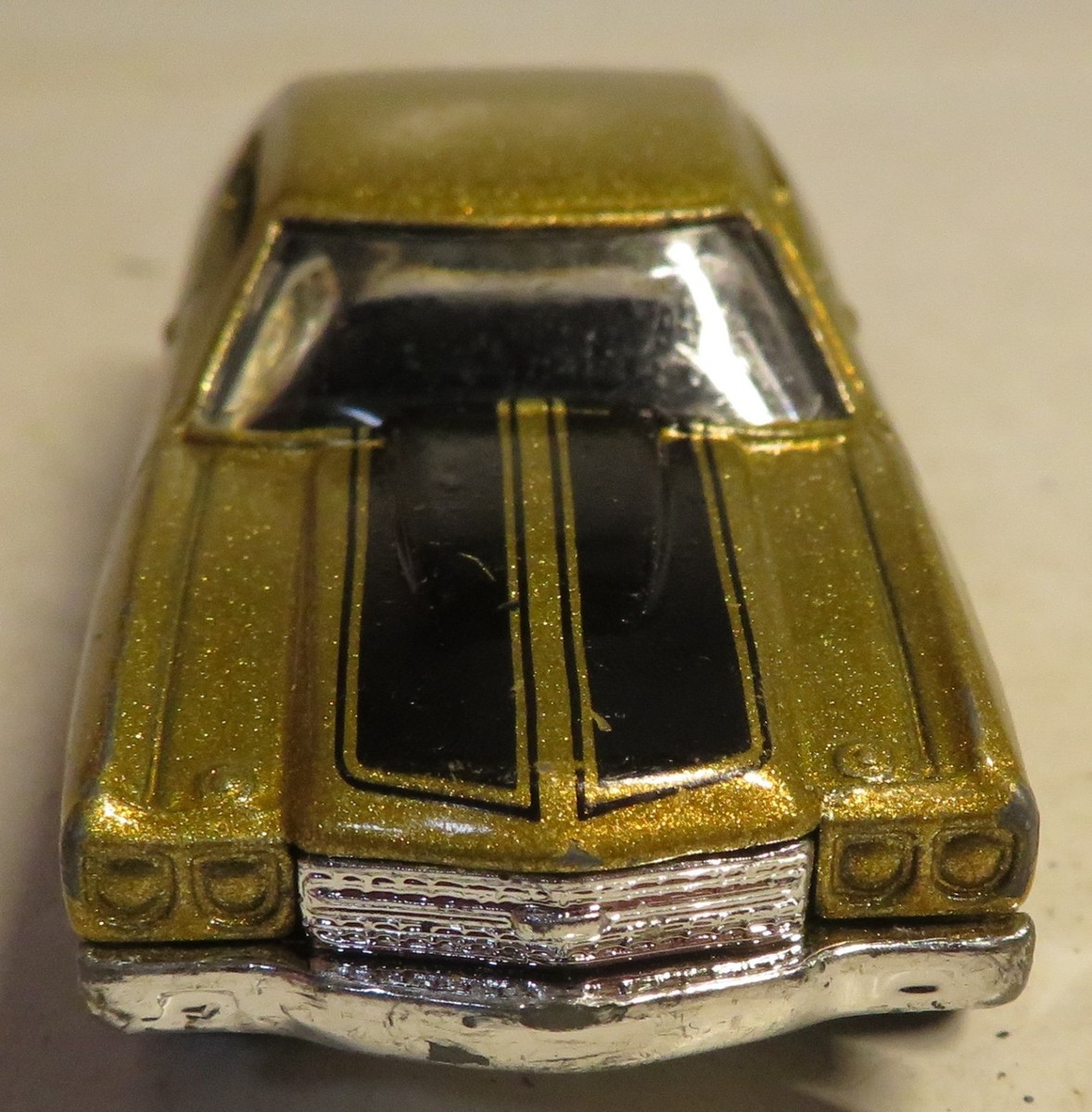 Vintage 1998 Hot Wheels '70 Chevy Chevelle Gold W/Black 1:64