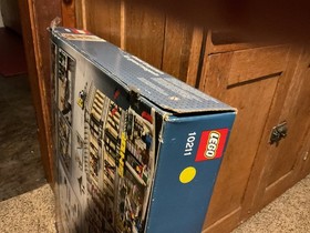New 10211.  LEGO Creator Grand Emporium 10211 Box shows wear.  Discontinued.